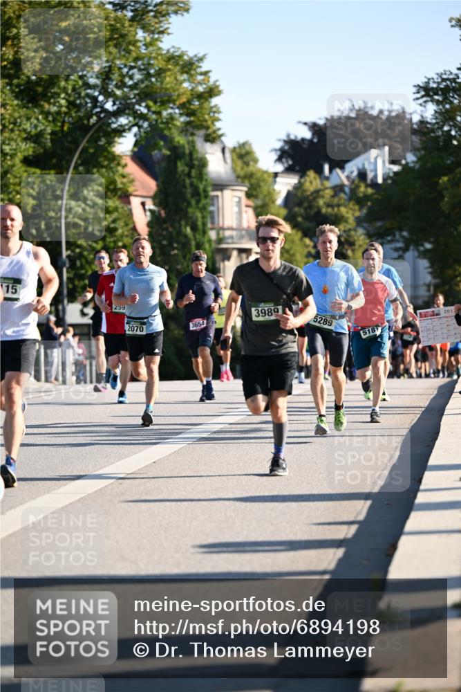 01.09.2024 - BARMER Alsterlauf Dr. Thomas Lammeyer http://msf.ph/oto/6894198 01.09.2024 09:29:49 Laufen 15, 259, 2070, 3654, 3989, 5289, 518, 201 meine-sportfotos.de