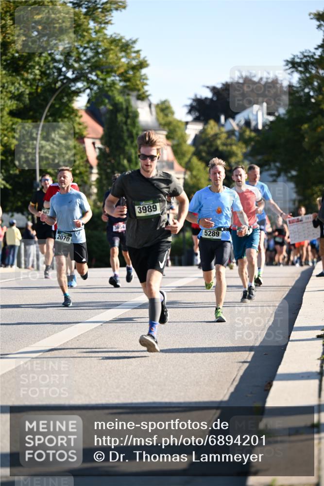 01.09.2024 - BARMER Alsterlauf Dr. Thomas Lammeyer http://msf.ph/oto/6894201 01.09.2024 09:29:49 Laufen 2070, 3654, 3989, 5289 meine-sportfotos.de