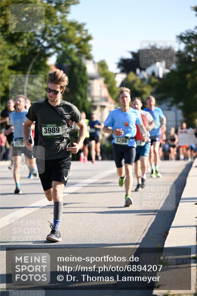 01.09.2024 - BARMER Alsterlauf Dr. Thomas Lammeyer http://msf.ph/oto/6894207 01.09.2024 09:29:50 Laufen 3989, 5289 meine-sportfotos.de
