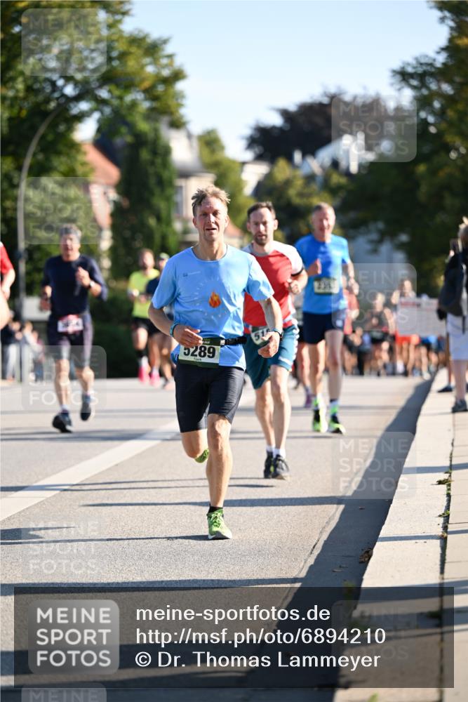 01.09.2024 - BARMER Alsterlauf Dr. Thomas Lammeyer http://msf.ph/oto/6894210 01.09.2024 09:29:51 Laufen 5289 meine-sportfotos.de
