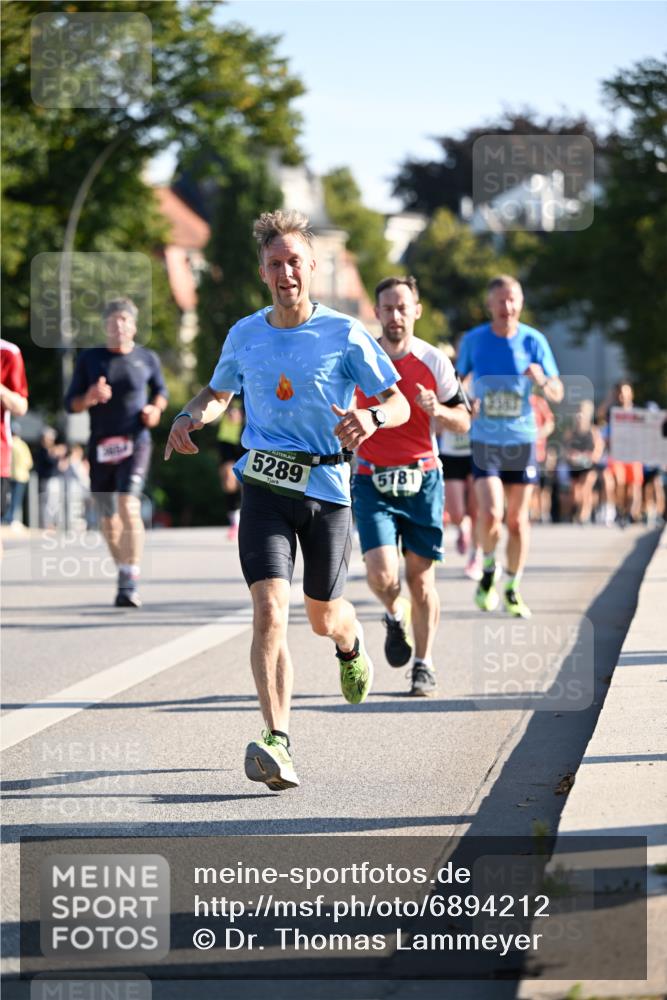 01.09.2024 - BARMER Alsterlauf Dr. Thomas Lammeyer http://msf.ph/oto/6894212 01.09.2024 09:29:51 Laufen 5289, 5181, 2363 meine-sportfotos.de