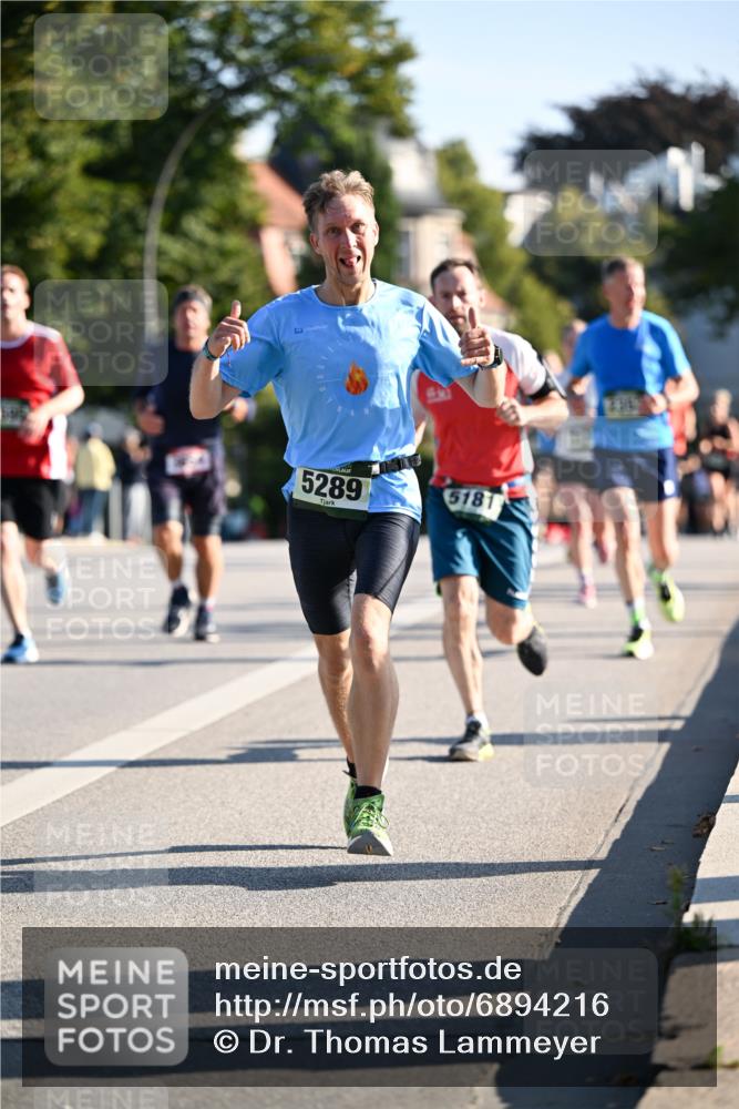 01.09.2024 - BARMER Alsterlauf Dr. Thomas Lammeyer http://msf.ph/oto/6894216 01.09.2024 09:29:51 Laufen 5289, 5181 meine-sportfotos.de
