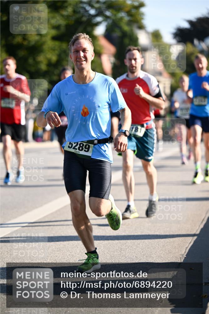 01.09.2024 - BARMER Alsterlauf Dr. Thomas Lammeyer http://msf.ph/oto/6894220 01.09.2024 09:29:52 Laufen 5289 meine-sportfotos.de