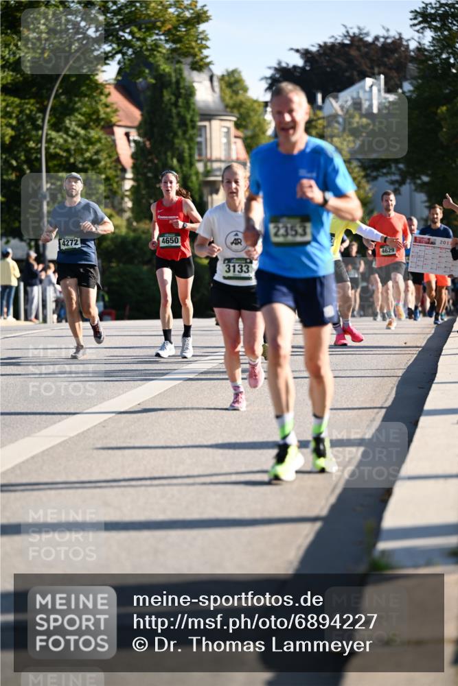 01.09.2024 - BARMER Alsterlauf Dr. Thomas Lammeyer http://msf.ph/oto/6894227 01.09.2024 09:29:53 Laufen 4272, 4650, 3133, 2353, 2017, 4629 meine-sportfotos.de