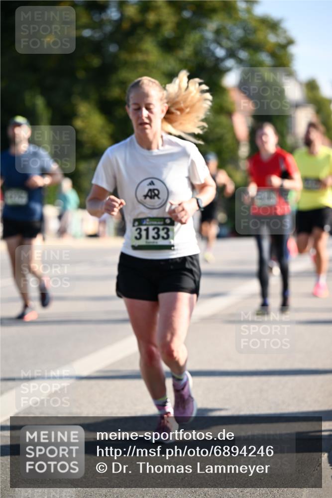 01.09.2024 - BARMER Alsterlauf Dr. Thomas Lammeyer http://msf.ph/oto/6894246 01.09.2024 09:29:56 Laufen 3133 meine-sportfotos.de