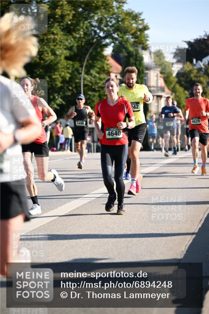 01.09.2024 - BARMER Alsterlauf Dr. Thomas Lammeyer http://msf.ph/oto/6894248 01.09.2024 09:29:56 Laufen 3496, 4640, 42, 4629 meine-sportfotos.de
