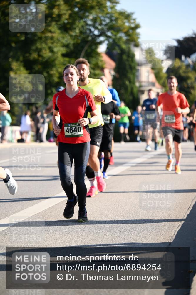 01.09.2024 - BARMER Alsterlauf Dr. Thomas Lammeyer http://msf.ph/oto/6894254 01.09.2024 09:29:57 Laufen 4640, 4629 meine-sportfotos.de
