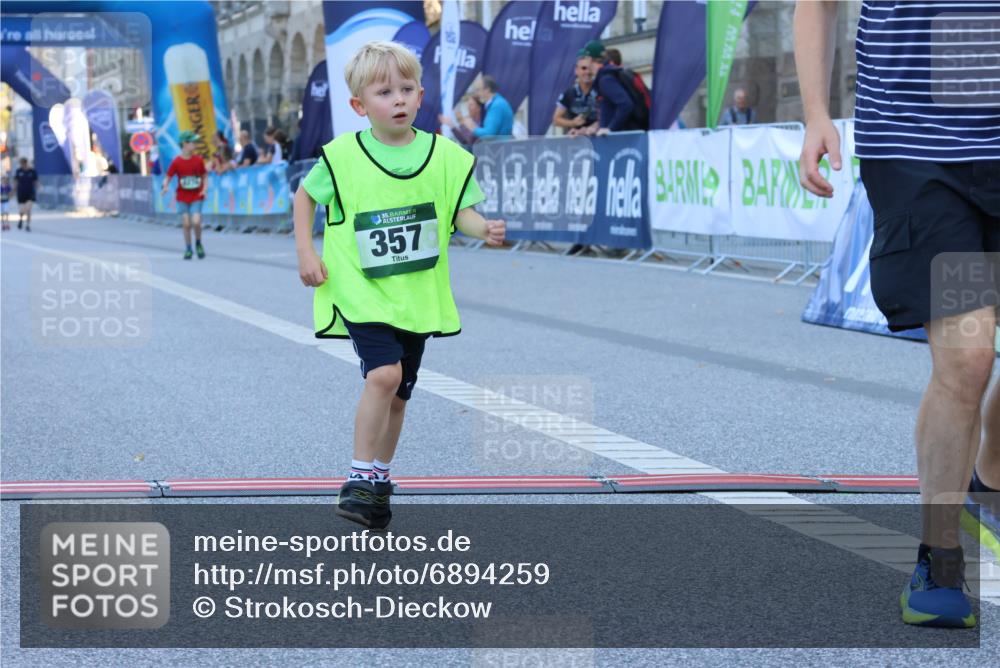 01.09.2024 - BARMER Alsterlauf Strokosch-Dieckow http://msf.ph/oto/6894259 01.09.2024 10:55:06 Ziel 357, 8274 meine-sportfotos.de