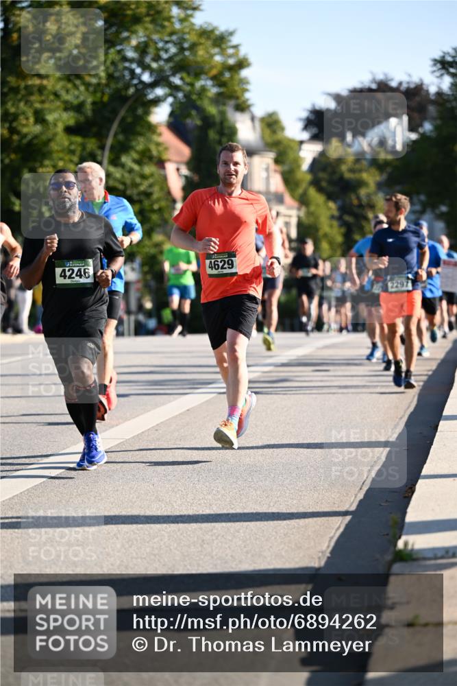 01.09.2024 - BARMER Alsterlauf Dr. Thomas Lammeyer http://msf.ph/oto/6894262 01.09.2024 09:29:58 Laufen 4246, 4629, 2297 meine-sportfotos.de
