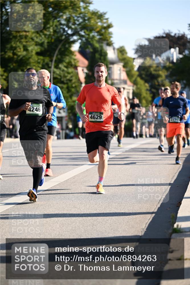 01.09.2024 - BARMER Alsterlauf Dr. Thomas Lammeyer http://msf.ph/oto/6894263 01.09.2024 09:29:58 Laufen 4246, 4629, 2297 meine-sportfotos.de