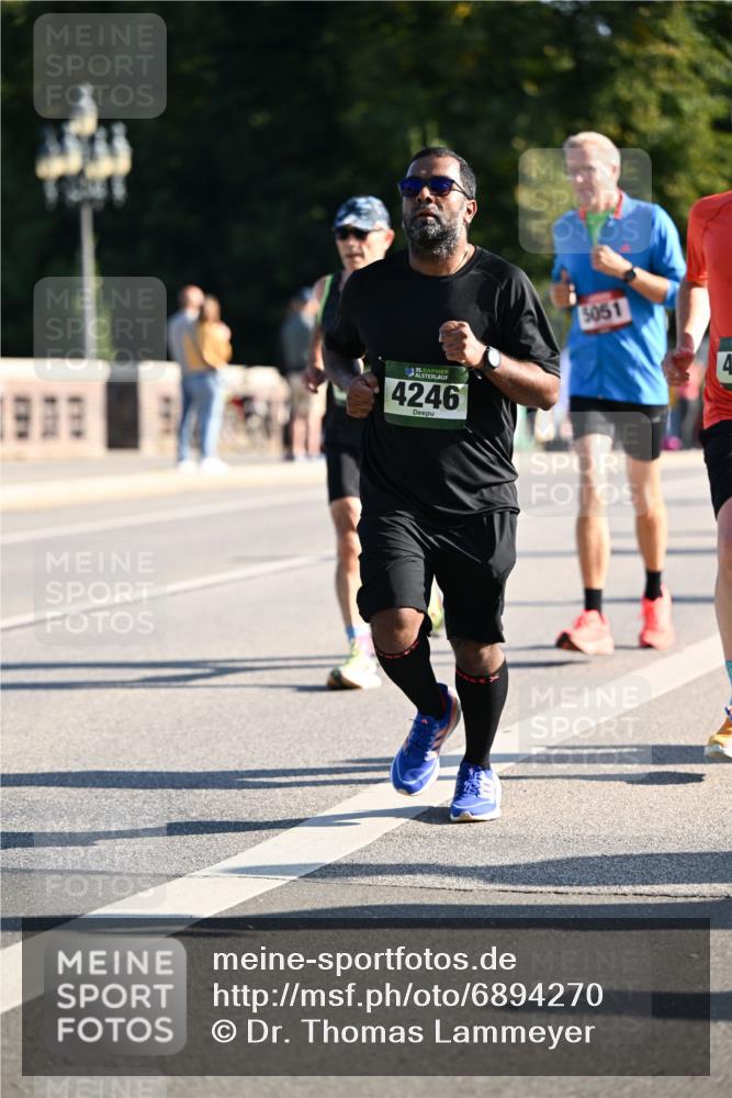 01.09.2024 - BARMER Alsterlauf Dr. Thomas Lammeyer http://msf.ph/oto/6894270 01.09.2024 09:29:59 Laufen 1931, 35, 4246, 5051 meine-sportfotos.de