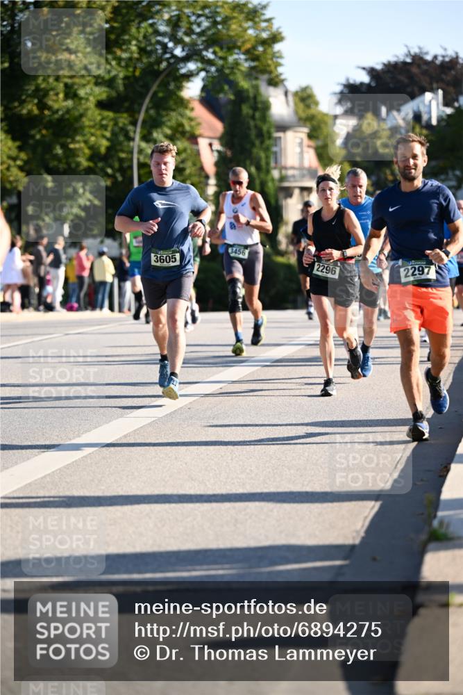 01.09.2024 - BARMER Alsterlauf Dr. Thomas Lammeyer http://msf.ph/oto/6894275 01.09.2024 09:30:00 Laufen 3456, 3605, 2296, 2297 meine-sportfotos.de