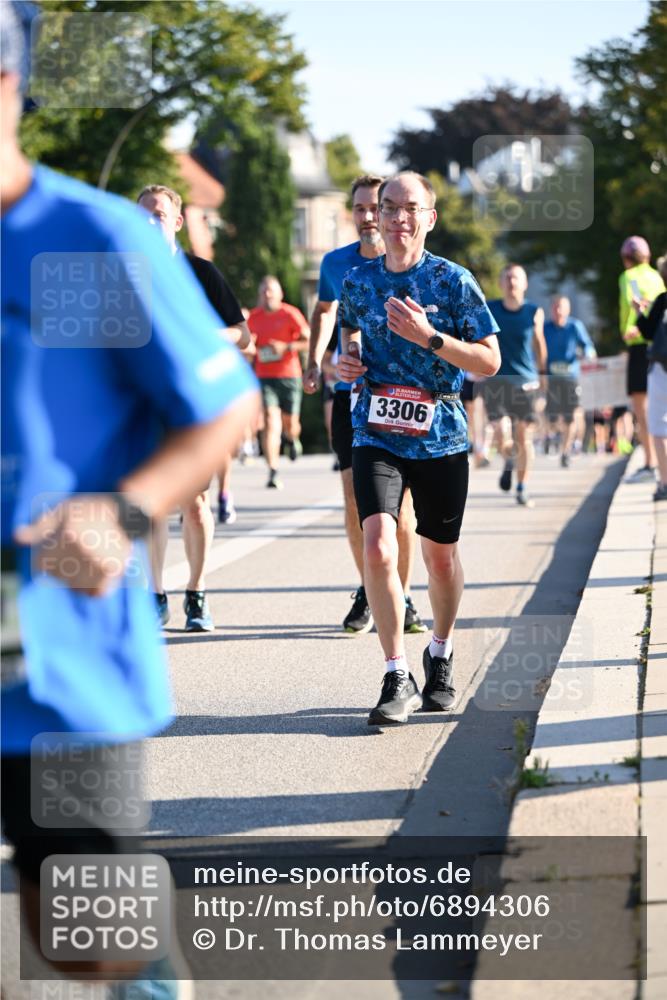 01.09.2024 - BARMER Alsterlauf Dr. Thomas Lammeyer http://msf.ph/oto/6894306 01.09.2024 09:30:06 Laufen 3306 meine-sportfotos.de