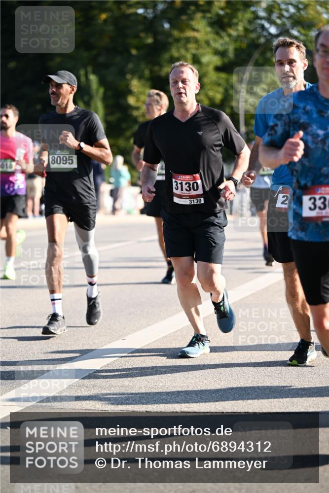 01.09.2024 - BARMER Alsterlauf Dr. Thomas Lammeyer http://msf.ph/oto/6894312 01.09.2024 09:30:07 Laufen 8095, 35, 3130, 3130, 2, 33 meine-sportfotos.de