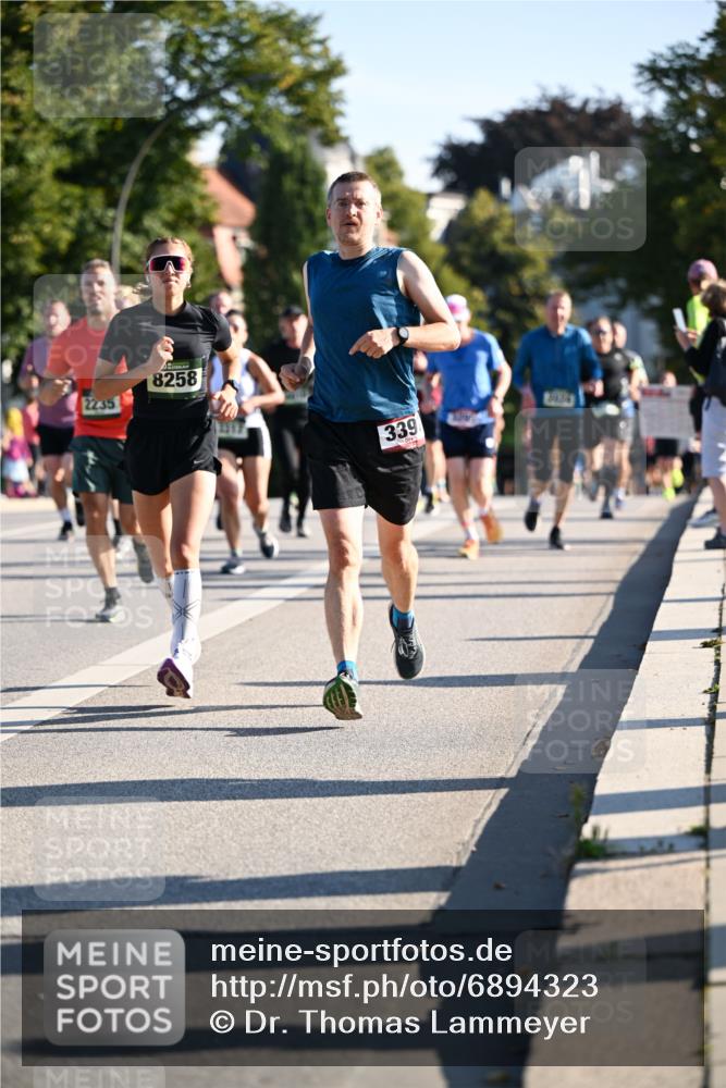 01.09.2024 - BARMER Alsterlauf Dr. Thomas Lammeyer http://msf.ph/oto/6894323 01.09.2024 09:30:09 Laufen 8258, 339, 2124 meine-sportfotos.de