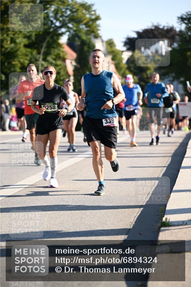 01.09.2024 - BARMER Alsterlauf Dr. Thomas Lammeyer http://msf.ph/oto/6894324 01.09.2024 09:30:09 Laufen 3258, 339 meine-sportfotos.de