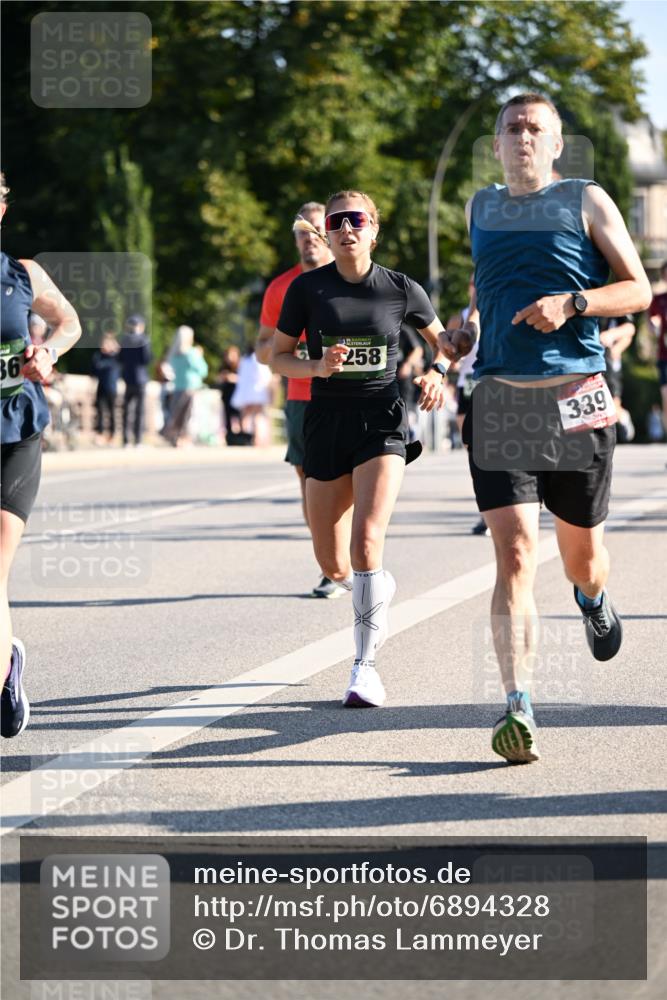 01.09.2024 - BARMER Alsterlauf Dr. Thomas Lammeyer http://msf.ph/oto/6894328 01.09.2024 09:30:09 Laufen 36, 258, 339 meine-sportfotos.de