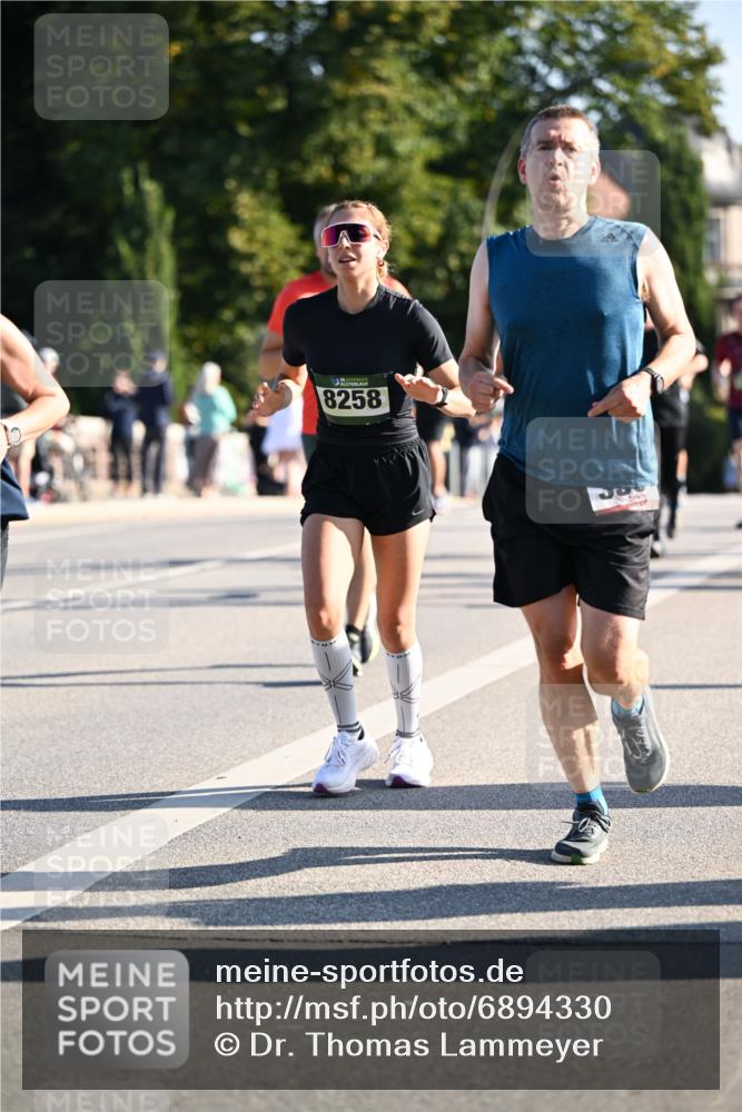 01.09.2024 - BARMER Alsterlauf Dr. Thomas Lammeyer http://msf.ph/oto/6894330 01.09.2024 09:30:10 Laufen 8258 meine-sportfotos.de