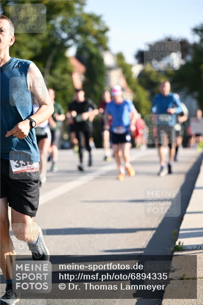 01.09.2024 - BARMER Alsterlauf Dr. Thomas Lammeyer http://msf.ph/oto/6894335 01.09.2024 09:30:10 Laufen 35 meine-sportfotos.de