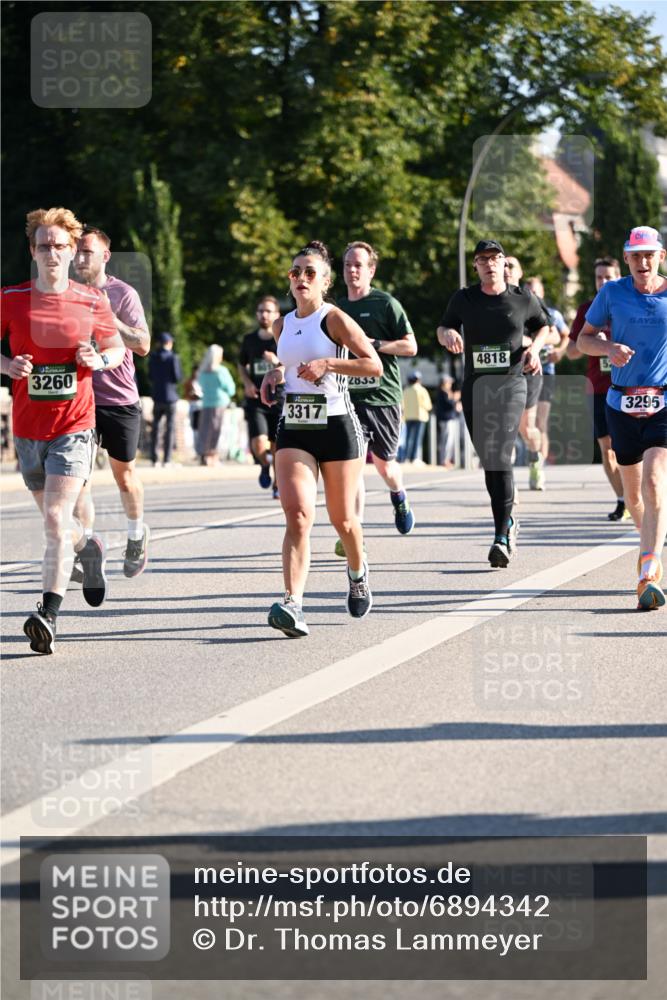 01.09.2024 - BARMER Alsterlauf Dr. Thomas Lammeyer http://msf.ph/oto/6894342 01.09.2024 09:30:11 Laufen 3260, 3317, 2833, 4818, 3295 meine-sportfotos.de