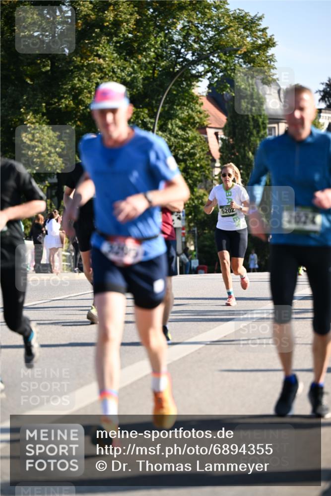 01.09.2024 - BARMER Alsterlauf Dr. Thomas Lammeyer http://msf.ph/oto/6894355 01.09.2024 09:30:13 Laufen 5202 meine-sportfotos.de