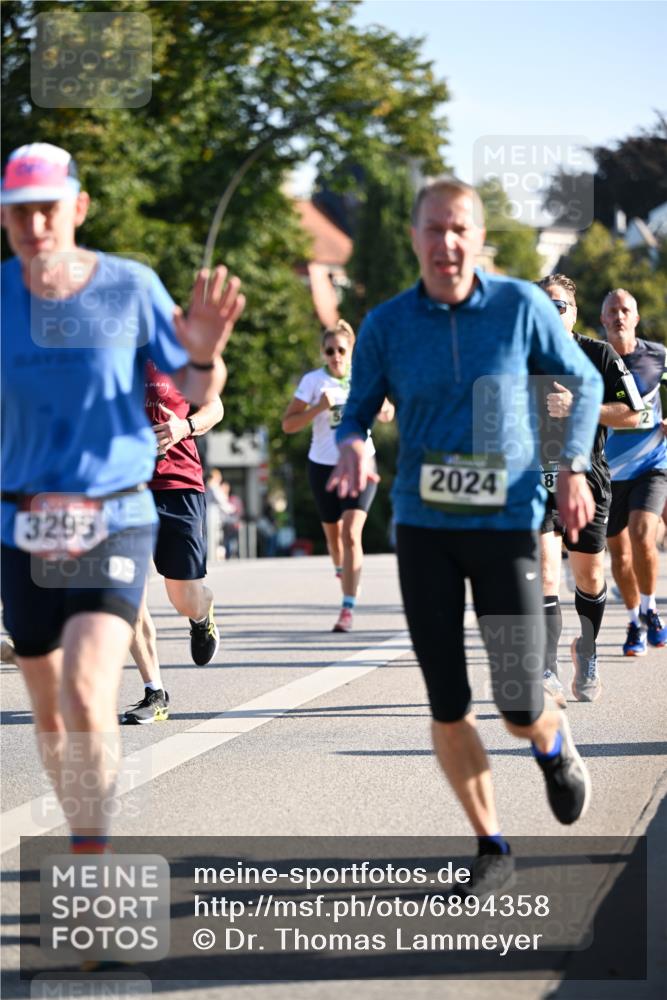 01.09.2024 - BARMER Alsterlauf Dr. Thomas Lammeyer http://msf.ph/oto/6894358 01.09.2024 09:30:13 Laufen 3299, 2024, 8, 2 meine-sportfotos.de