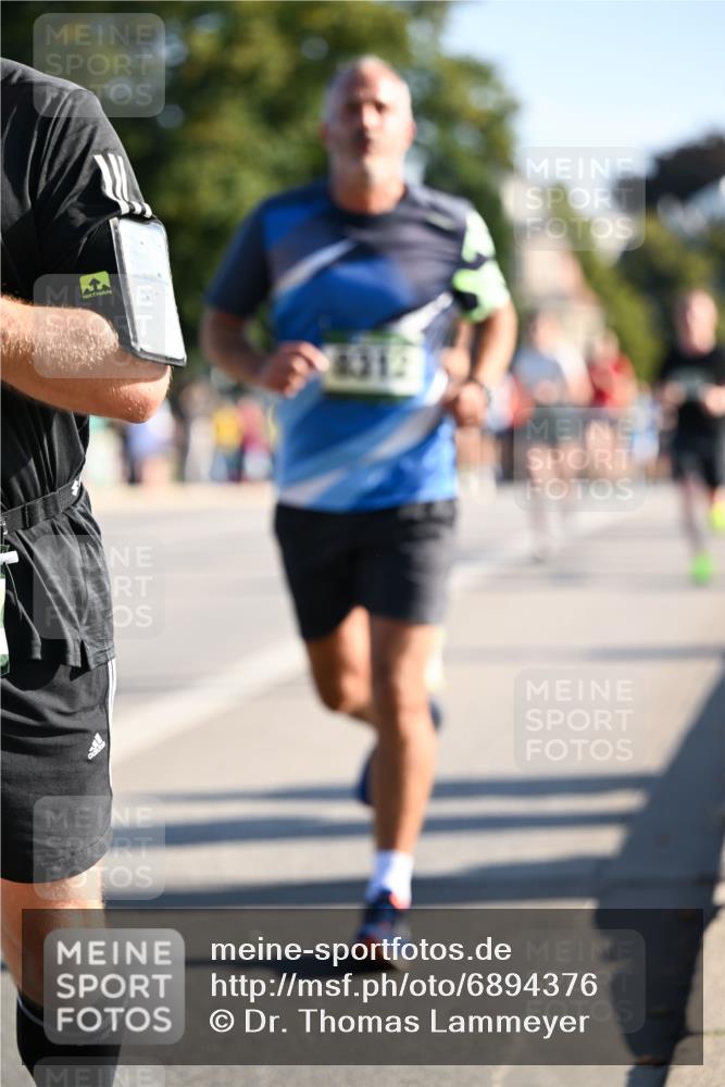 01.09.2024 - BARMER Alsterlauf Dr. Thomas Lammeyer http://msf.ph/oto/6894376 01.09.2024 09:30:17 Laufen  meine-sportfotos.de