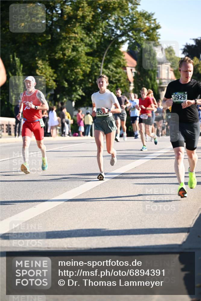 01.09.2024 - BARMER Alsterlauf Dr. Thomas Lammeyer http://msf.ph/oto/6894391 01.09.2024 09:30:19 Laufen 522, 3720, 3929 meine-sportfotos.de