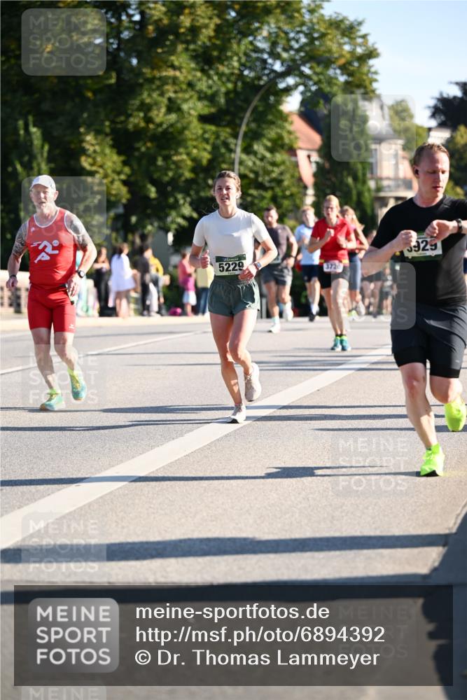01.09.2024 - BARMER Alsterlauf Dr. Thomas Lammeyer http://msf.ph/oto/6894392 01.09.2024 09:30:19 Laufen 5229, 3720, 3929 meine-sportfotos.de