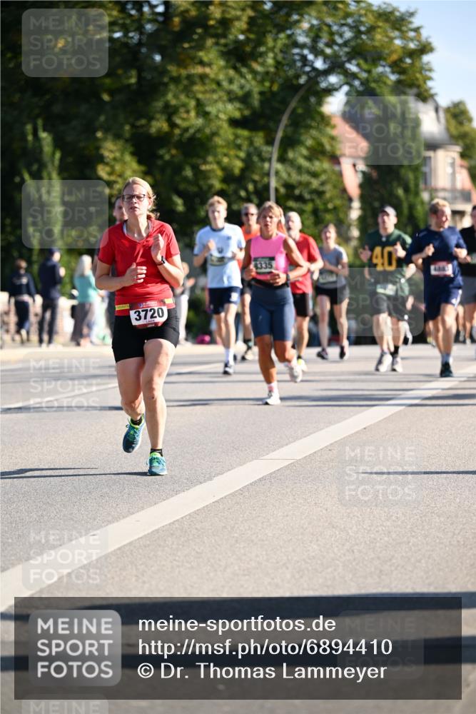 01.09.2024 - BARMER Alsterlauf Dr. Thomas Lammeyer http://msf.ph/oto/6894410 01.09.2024 09:30:22 Laufen 3720, 8335, 40 meine-sportfotos.de