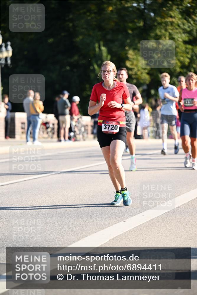 01.09.2024 - BARMER Alsterlauf Dr. Thomas Lammeyer http://msf.ph/oto/6894411 01.09.2024 09:30:23 Laufen 3720 meine-sportfotos.de