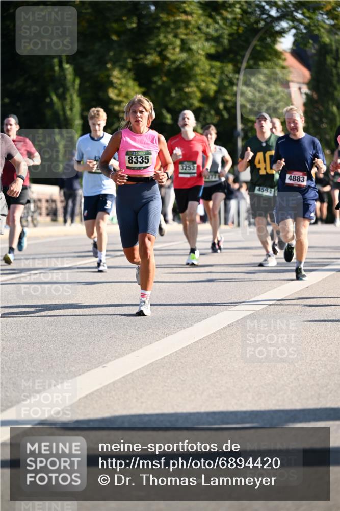 01.09.2024 - BARMER Alsterlauf Dr. Thomas Lammeyer http://msf.ph/oto/6894420 01.09.2024 09:30:24 Laufen 8335, 3253, 4594, 4883 meine-sportfotos.de