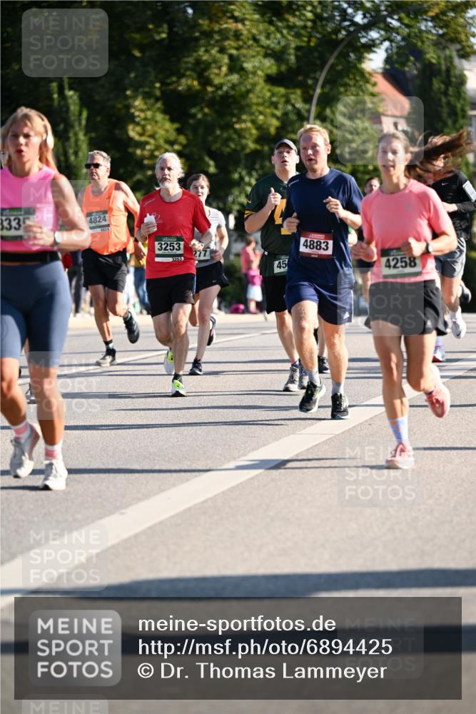 01.09.2024 - BARMER Alsterlauf Dr. Thomas Lammeyer http://msf.ph/oto/6894425 01.09.2024 09:30:25 Laufen 8335, 4824, 4824, 3253, 3253, 45, 4883, 4258 meine-sportfotos.de