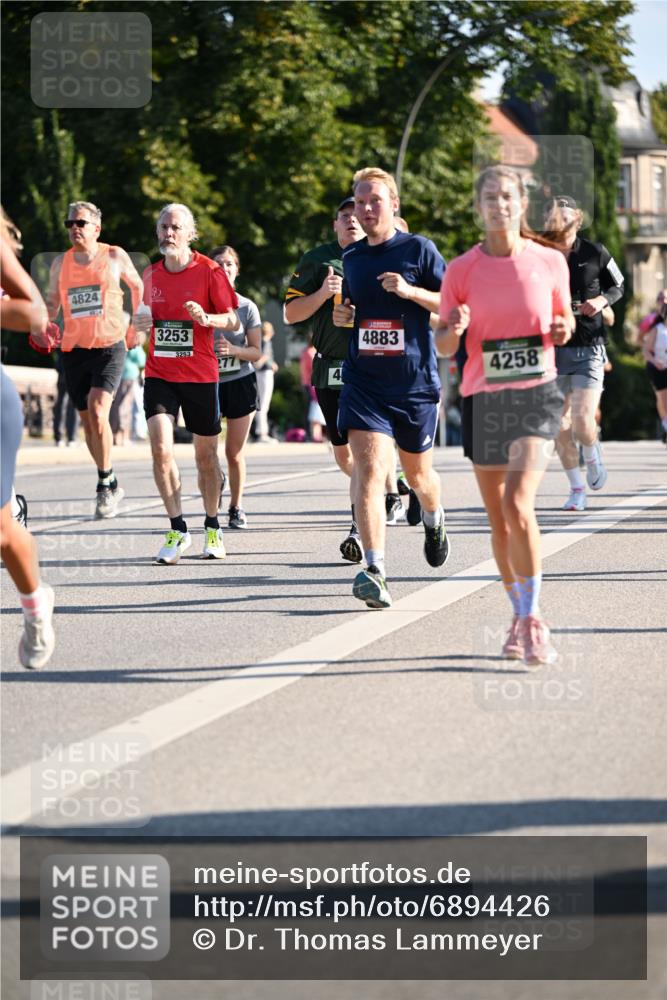 01.09.2024 - BARMER Alsterlauf Dr. Thomas Lammeyer http://msf.ph/oto/6894426 01.09.2024 09:30:25 Laufen 4824, 4824, 3253, 3253, 277, 4, 4883, 4258 meine-sportfotos.de