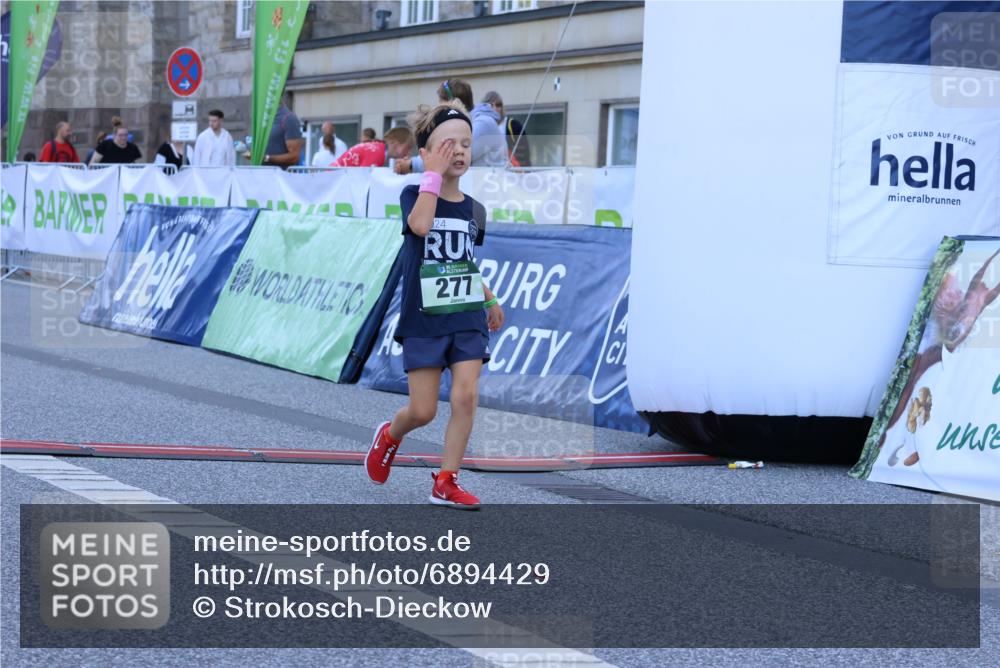 01.09.2024 - BARMER Alsterlauf Strokosch-Dieckow http://msf.ph/oto/6894429 01.09.2024 10:55:30 Ziel 277, 8272 meine-sportfotos.de
