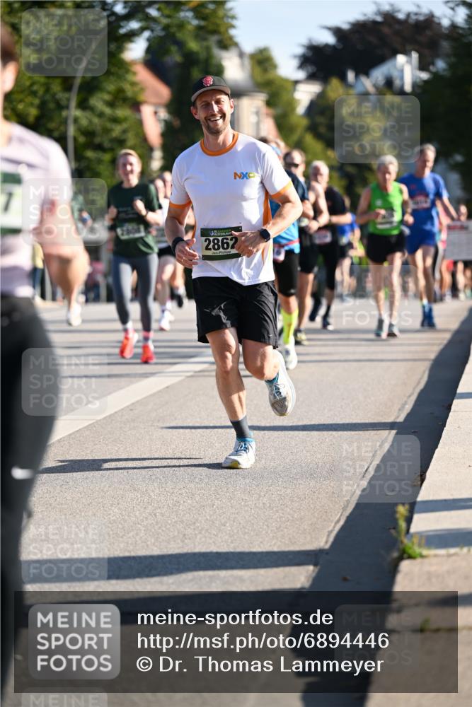 01.09.2024 - BARMER Alsterlauf Dr. Thomas Lammeyer http://msf.ph/oto/6894446 01.09.2024 09:30:28 Laufen 2862 meine-sportfotos.de