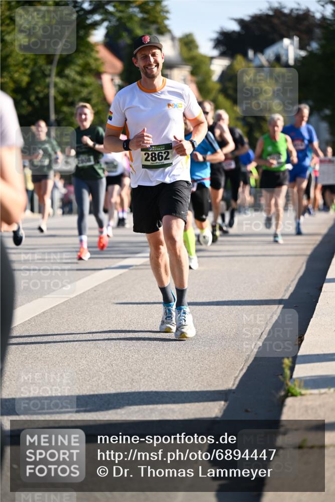 01.09.2024 - BARMER Alsterlauf Dr. Thomas Lammeyer http://msf.ph/oto/6894447 01.09.2024 09:30:28 Laufen 2862 meine-sportfotos.de