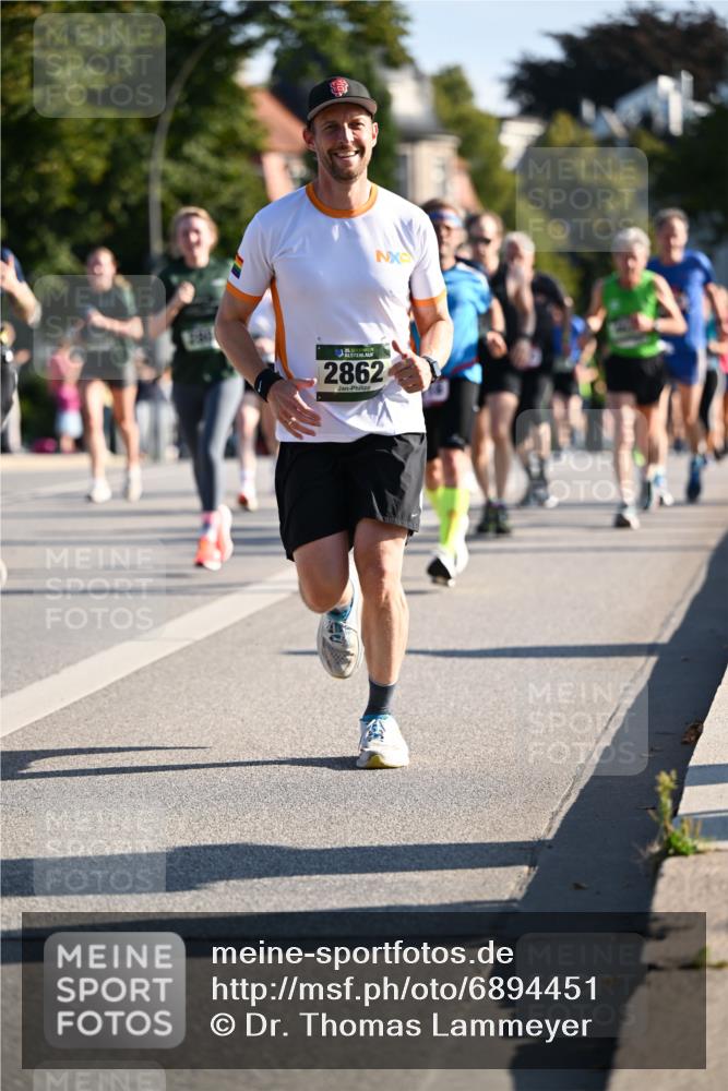 01.09.2024 - BARMER Alsterlauf Dr. Thomas Lammeyer http://msf.ph/oto/6894451 01.09.2024 09:30:28 Laufen 2862 meine-sportfotos.de