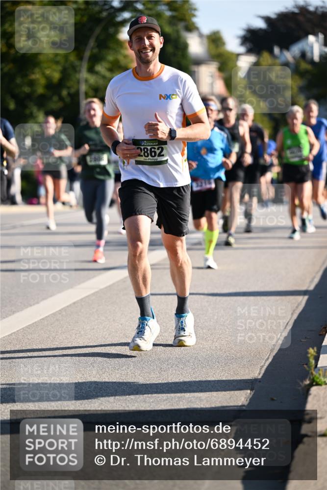 01.09.2024 - BARMER Alsterlauf Dr. Thomas Lammeyer http://msf.ph/oto/6894452 01.09.2024 09:30:28 Laufen 2862, 3216 meine-sportfotos.de
