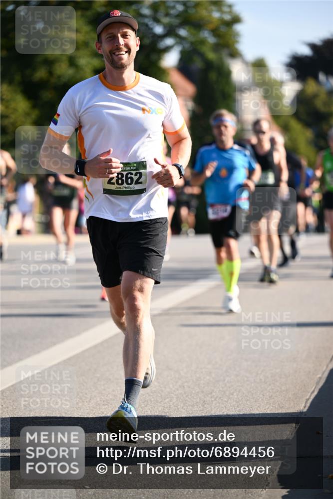 01.09.2024 - BARMER Alsterlauf Dr. Thomas Lammeyer http://msf.ph/oto/6894456 01.09.2024 09:30:29 Laufen 2862 meine-sportfotos.de