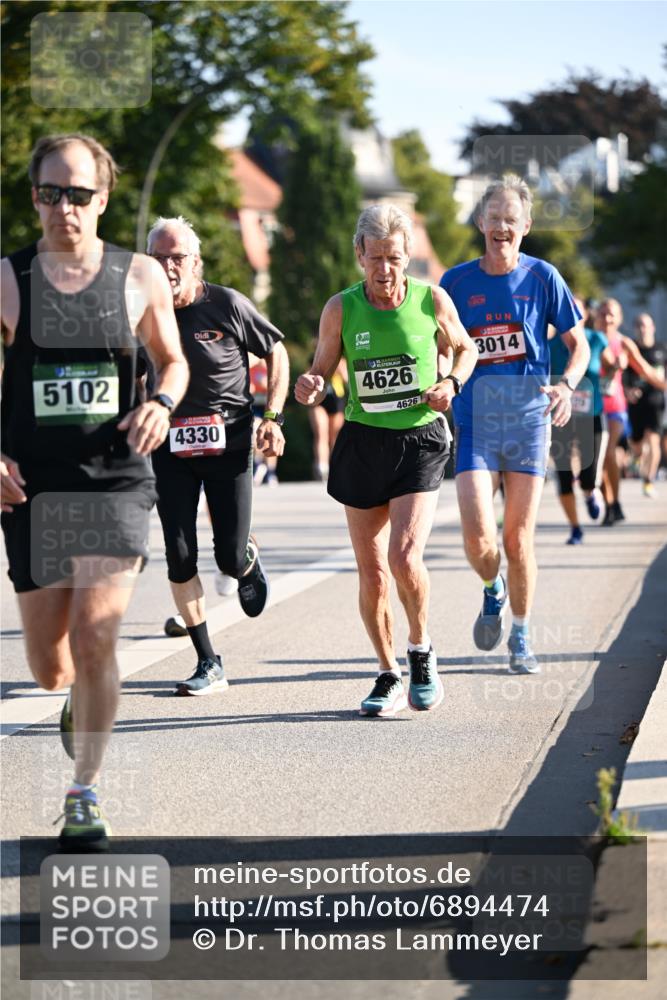 01.09.2024 - BARMER Alsterlauf Dr. Thomas Lammeyer http://msf.ph/oto/6894474 01.09.2024 09:30:32 Laufen 5102, 4330, 4626, 4626, 3014 meine-sportfotos.de