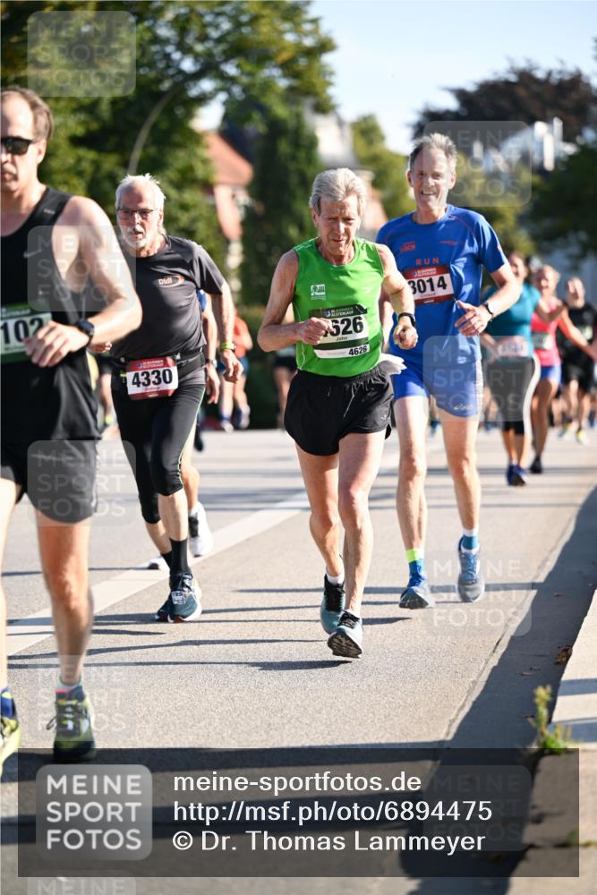 01.09.2024 - BARMER Alsterlauf Dr. Thomas Lammeyer http://msf.ph/oto/6894475 01.09.2024 09:30:32 Laufen 102, 4330, 526, 4626, 3014, 6100 meine-sportfotos.de