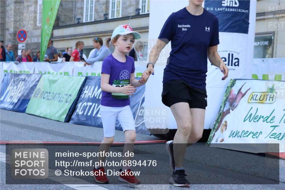 01.09.2024 - BARMER Alsterlauf Strokosch-Dieckow http://msf.ph/oto/6894476 01.09.2024 10:55:35 Ziel 8272 meine-sportfotos.de