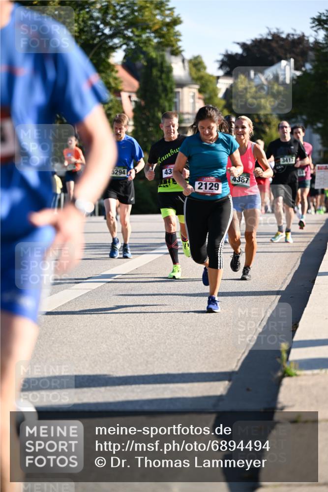 01.09.2024 - BARMER Alsterlauf Dr. Thomas Lammeyer http://msf.ph/oto/6894494 01.09.2024 09:30:35 Laufen 5294, 43, 2129, 4387, 3417 meine-sportfotos.de