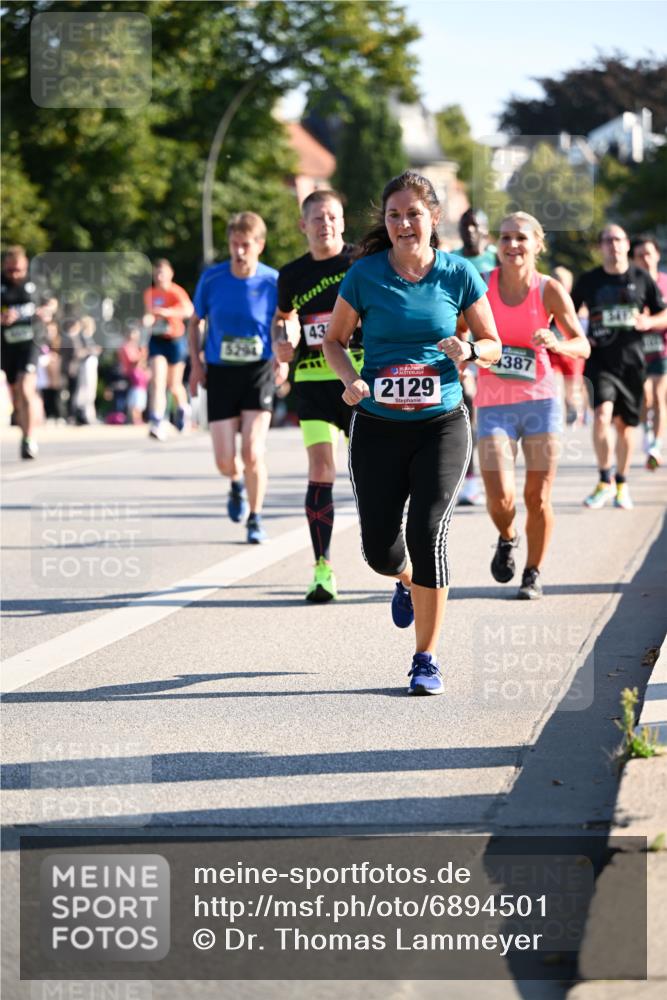 01.09.2024 - BARMER Alsterlauf Dr. Thomas Lammeyer http://msf.ph/oto/6894501 01.09.2024 09:30:35 Laufen 5294, 43, 2129, 4387 meine-sportfotos.de