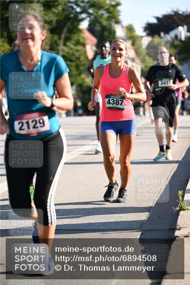 01.09.2024 - BARMER Alsterlauf Dr. Thomas Lammeyer http://msf.ph/oto/6894508 01.09.2024 09:30:37 Laufen 2129, 4387, 3417 meine-sportfotos.de