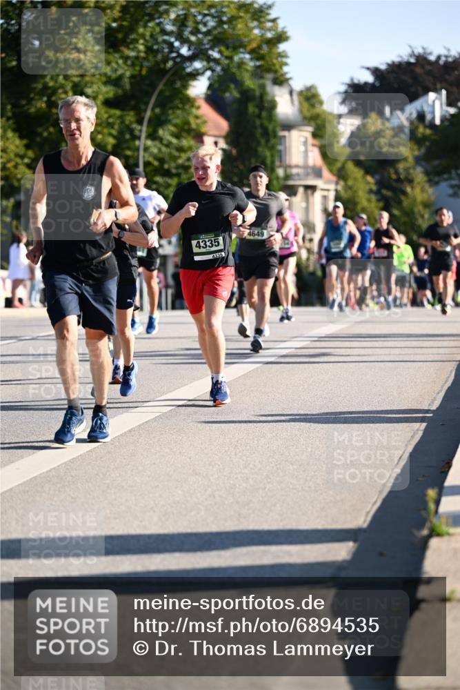 01.09.2024 - BARMER Alsterlauf Dr. Thomas Lammeyer http://msf.ph/oto/6894535 01.09.2024 09:30:41 Laufen 4335, 4335, 4649 meine-sportfotos.de