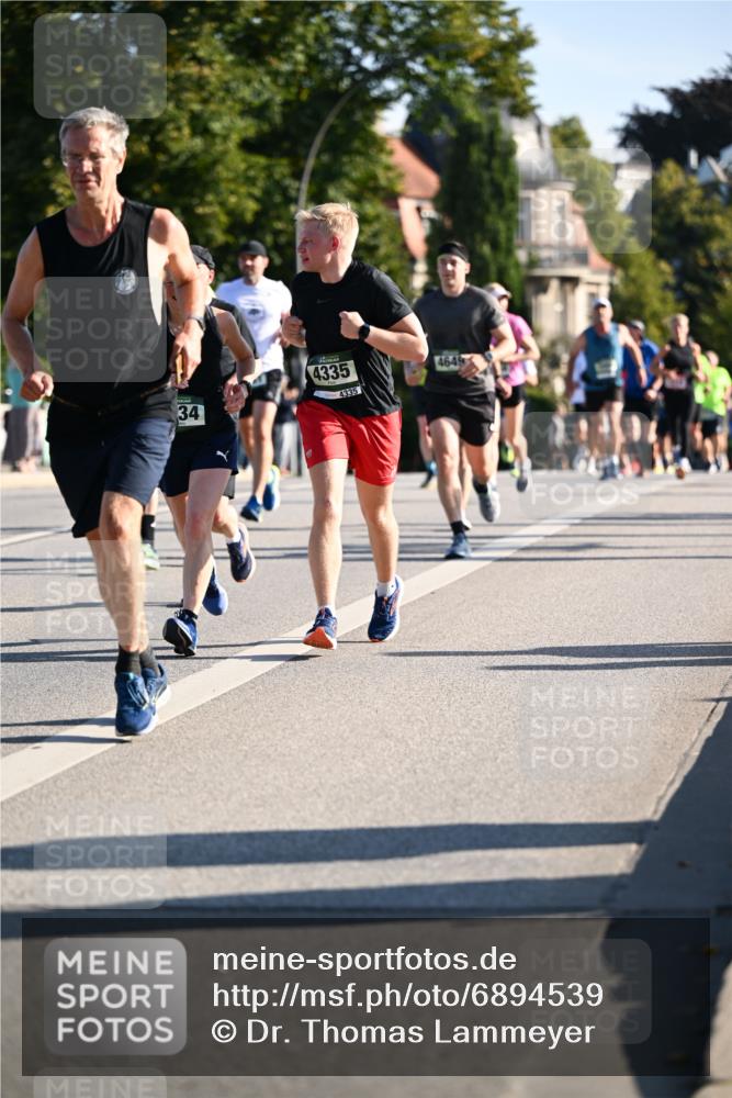 01.09.2024 - BARMER Alsterlauf Dr. Thomas Lammeyer http://msf.ph/oto/6894539 01.09.2024 09:30:41 Laufen 34, 4335, 4335, 4649 meine-sportfotos.de