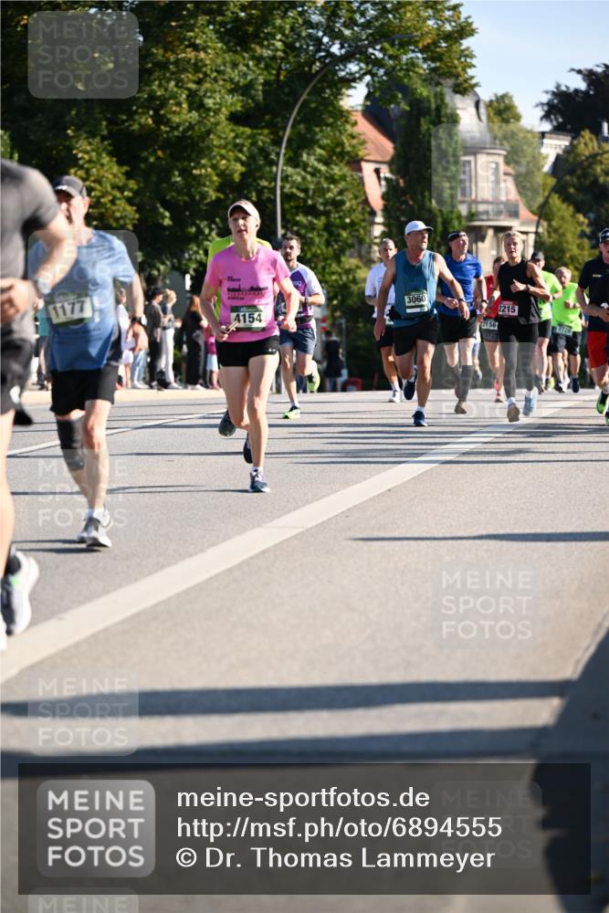 01.09.2024 - BARMER Alsterlauf Dr. Thomas Lammeyer http://msf.ph/oto/6894555 01.09.2024 09:30:44 Laufen 3060, 1177, 2215, 4154, 2156, 2728 meine-sportfotos.de