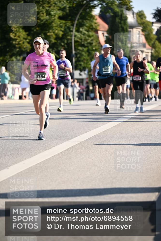 01.09.2024 - BARMER Alsterlauf Dr. Thomas Lammeyer http://msf.ph/oto/6894558 01.09.2024 09:30:45 Laufen 2, 0975, 4154, 3060, 2215 meine-sportfotos.de